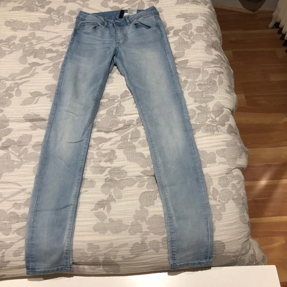 sz 8 h&m skinny blue jeans
